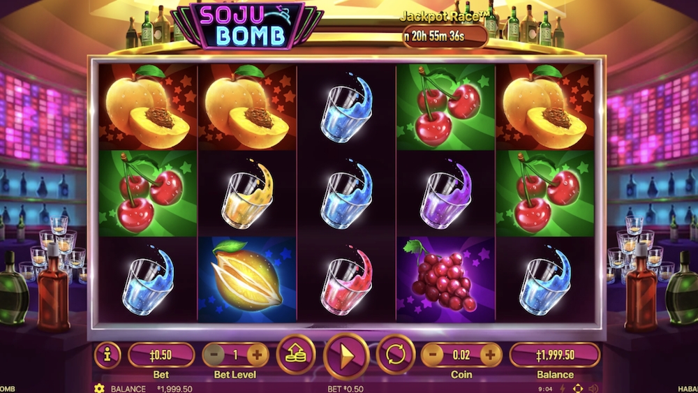 Тематический игровой автомат «Soju Bomb» для посетителей Рокс Казино